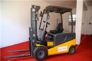 四輪電動搬運叉車操作培訓視頻！