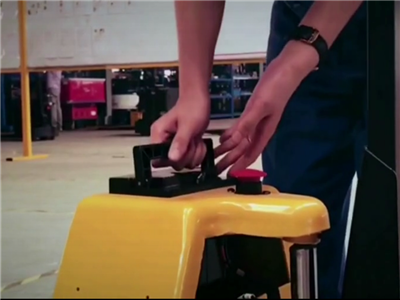 步行式半電動搬運車