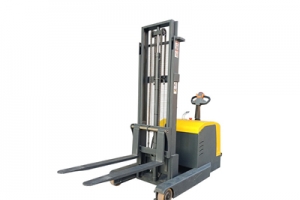 電動叉車廠家銷售淺談電動叉車現狀