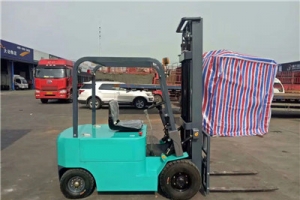 倉(cāng)儲(chǔ)電動(dòng)叉車廠家提示電動(dòng)叉車到底要怎么保養(yǎng)?