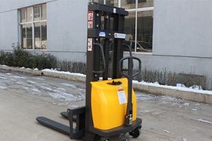 半電動(dòng)堆高車液壓系統(tǒng)故障診斷的常用方法有哪些？