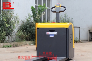 全電動(dòng)托盤搬運(yùn)車使用的托盤有哪些規(guī)格?