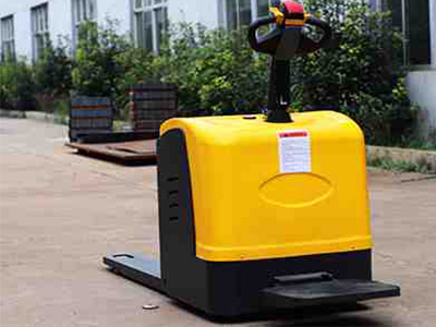 電動(dòng)搬運(yùn)車廠家：對(duì)電動(dòng)液壓搬運(yùn)叉車我們都要有那些要了解的