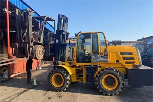 柴油叉車操作規范：從啟動到停放，安全駕駛全流程