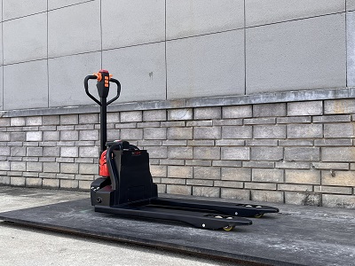 電動(dòng)搬運(yùn)車