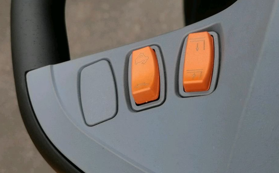 新牛盾叉車細節圖