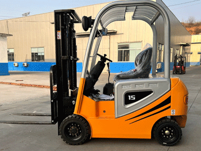 改良優(yōu)化四輪駕駛式電動叉車 舒適度更高了！