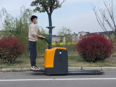 站駕式全電動搬運車價格不貴 倉儲專用幫手