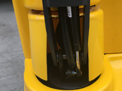 步行式堆高車細節(jié)展示