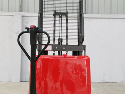 堆高車規范使用