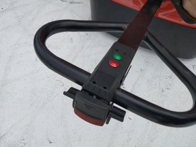 電動堆高車細節