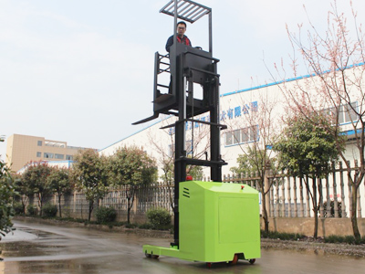 倉庫揀貨效率低？倉儲揀選車怎么選才不踩坑