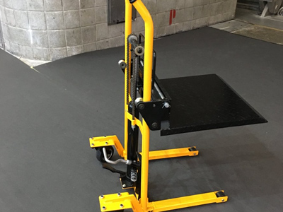 手動液壓搬運(yùn)車