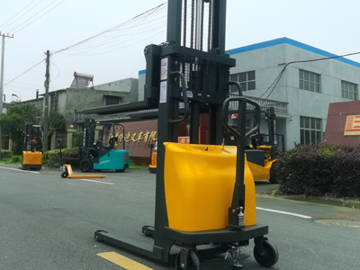 半電動(dòng)堆高車多少錢一臺(tái)？2026最新價(jià)格