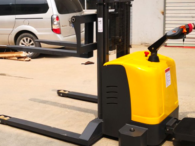 站駕前移電動(dòng)堆高車 選購認(rèn)準(zhǔn)這幾點(diǎn)