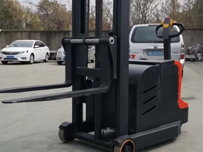 無月臺專用堆高車